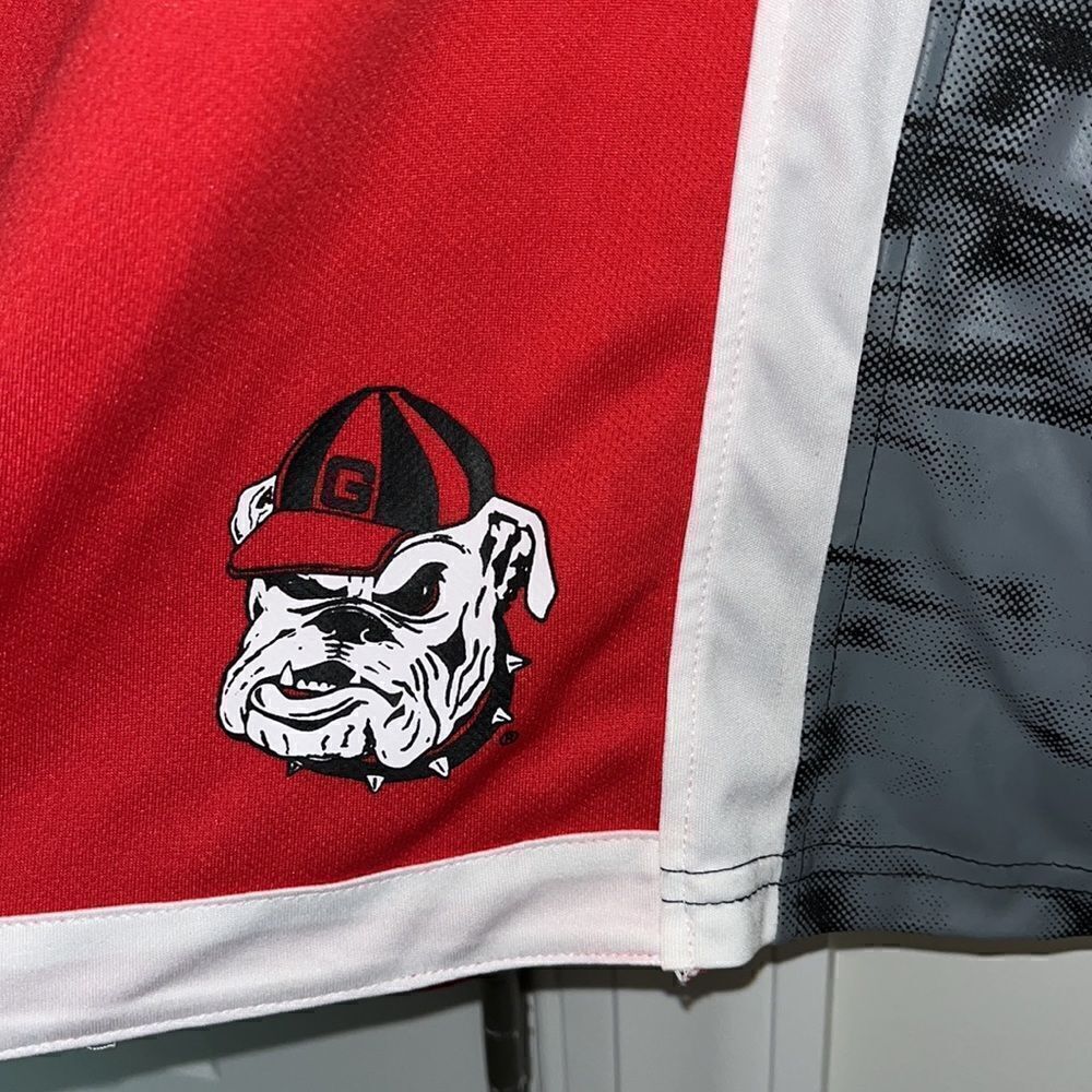 Sample New UGA Georgia Bulldogs Football logo gray red white mens 10” shorts L - Picture 2 of 8